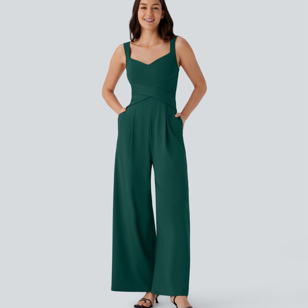 Sophisticated Emerald Green Jumpsuit with Wide-Leg Design